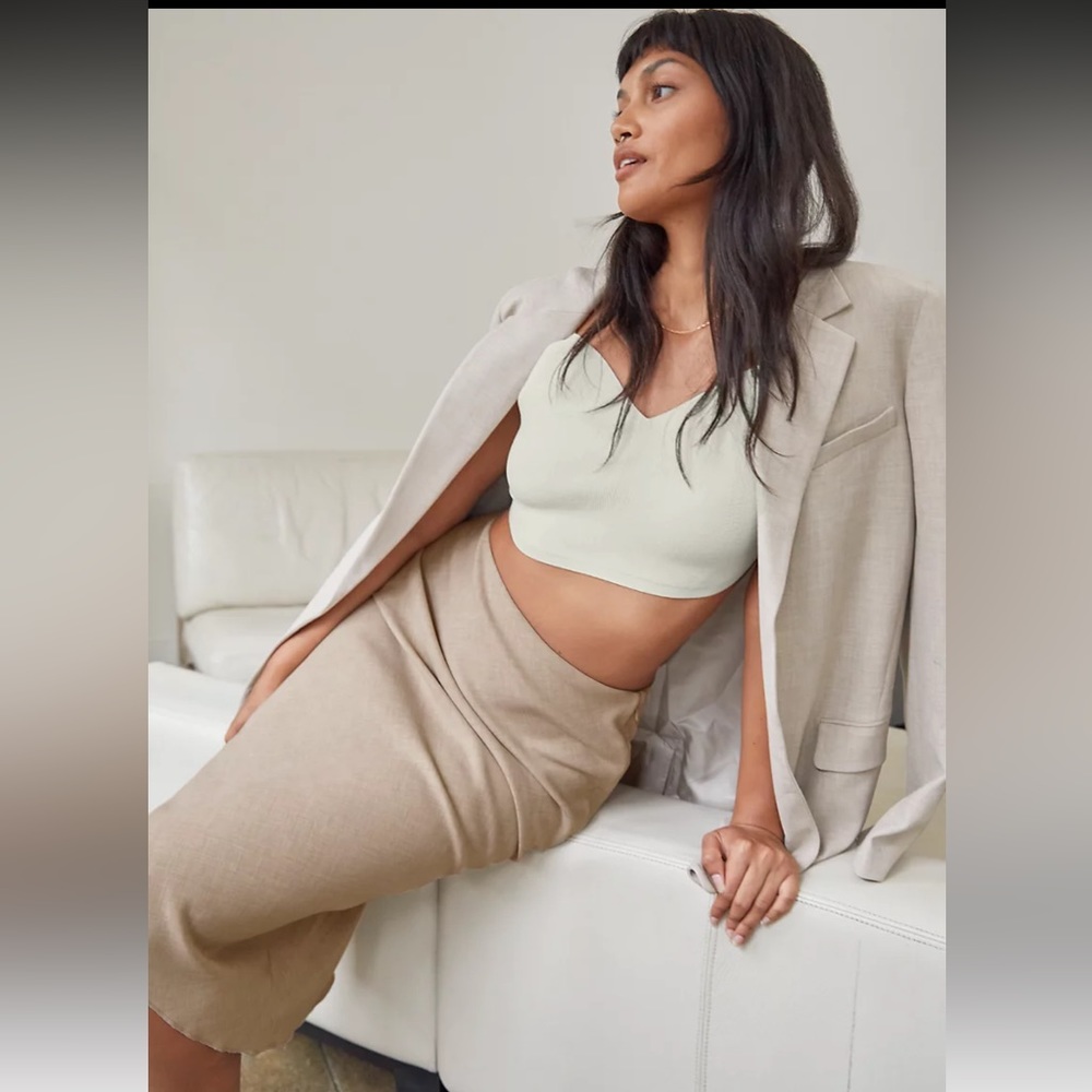 ARITZIA Wilfred Ibiza Skirt. Color: BLACK (Size 2)